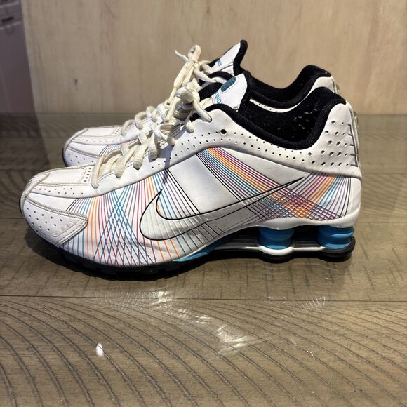 Nike Womens Size 8 Shox R4 Flywire White Running Shoes 395816-100  Multicolor - Picture 3 of 7